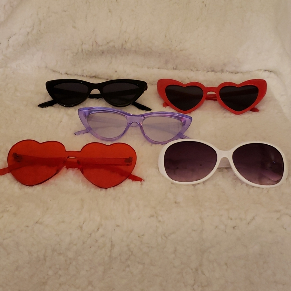 Lot of 5 pair of sunglasses $5 each or all for $20